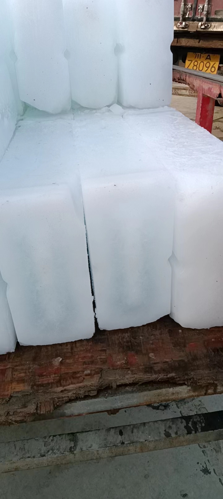 松江降温冰块哪里买？良臣制冰厂告诉你！